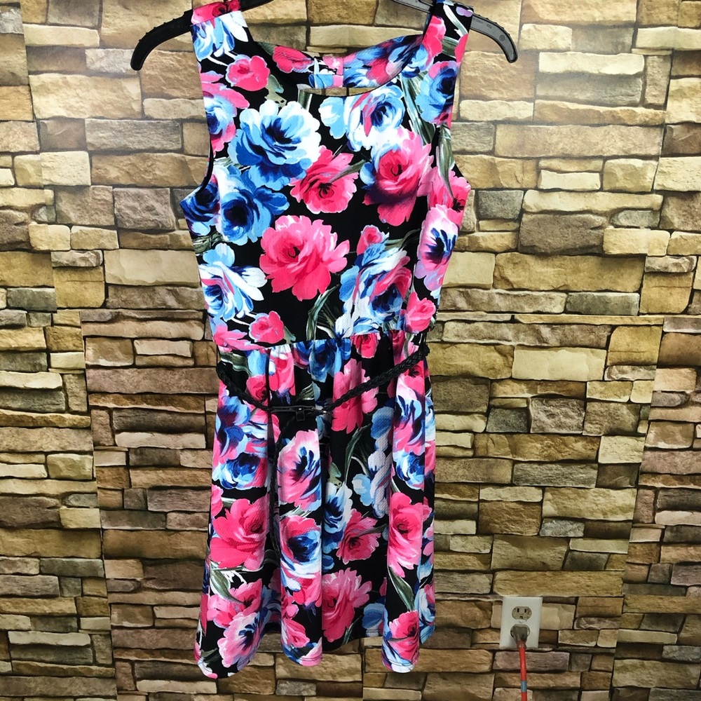 Lily Rose floral belted dress SZ Small
